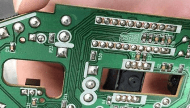 有哪些因素會導致焊錫膏貼片加工中焊點光亮度不夠的問題？